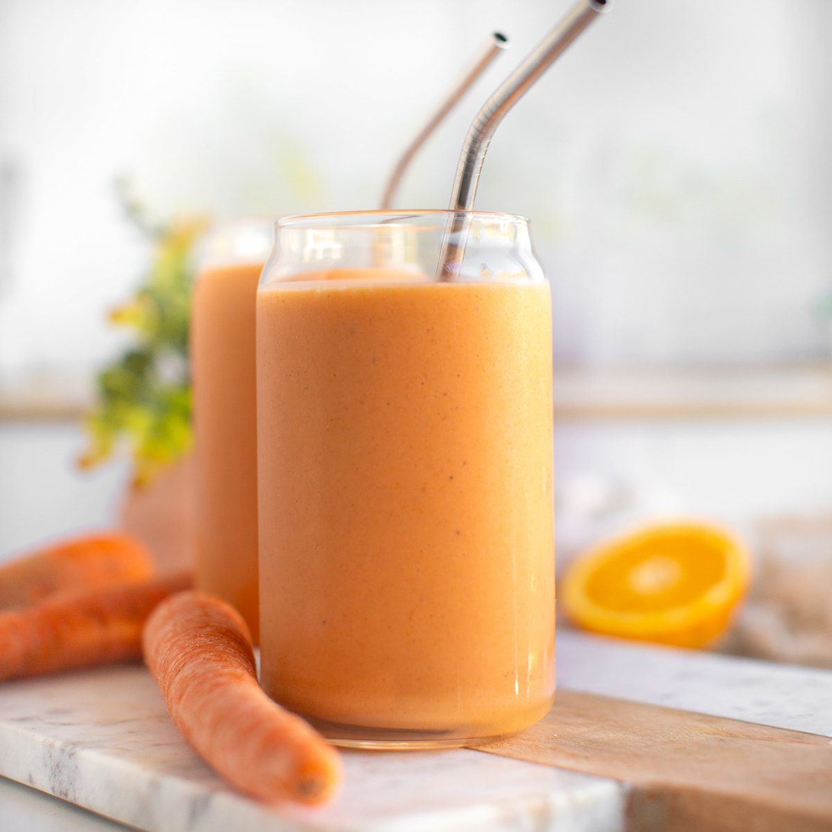 Creamy Carrot Smoothie with Mango and Banana
