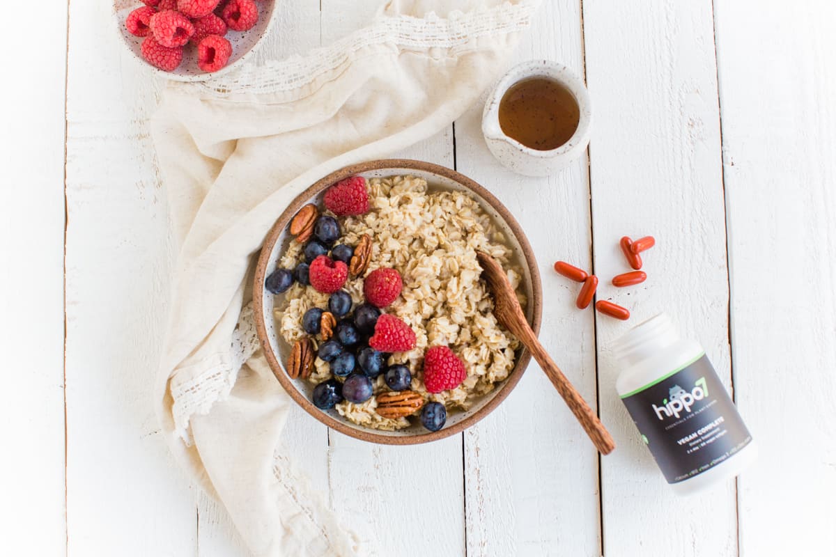 Hippo7 Vegan Vitamins With A Healthy Breakfast of Berry Oatmeal
